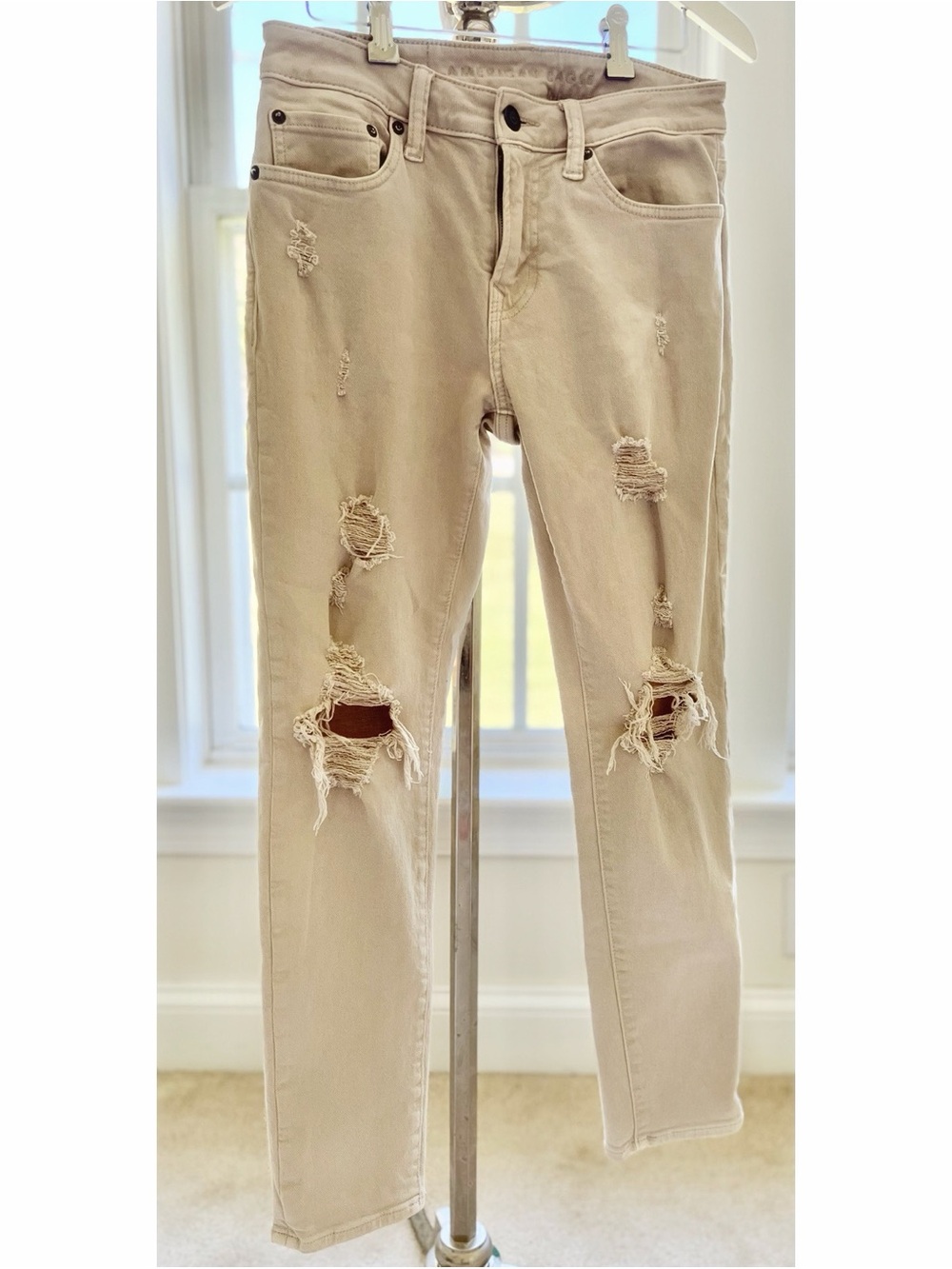 American Eagle Men’s Airflex + Distressed Beige Skinny Jeans